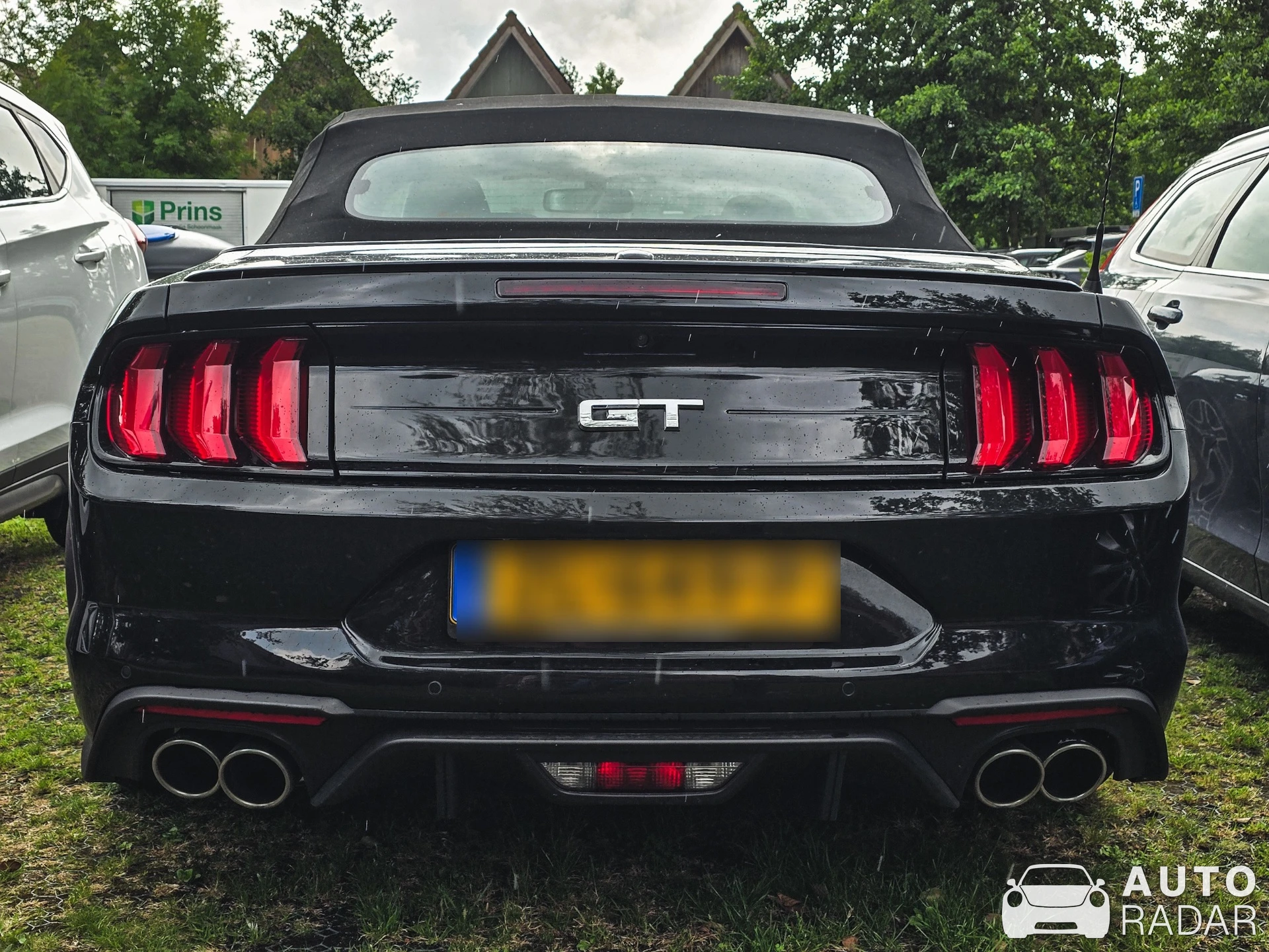 Ford Mustang GT Convertible 2013 spotted in Reeuwijk
