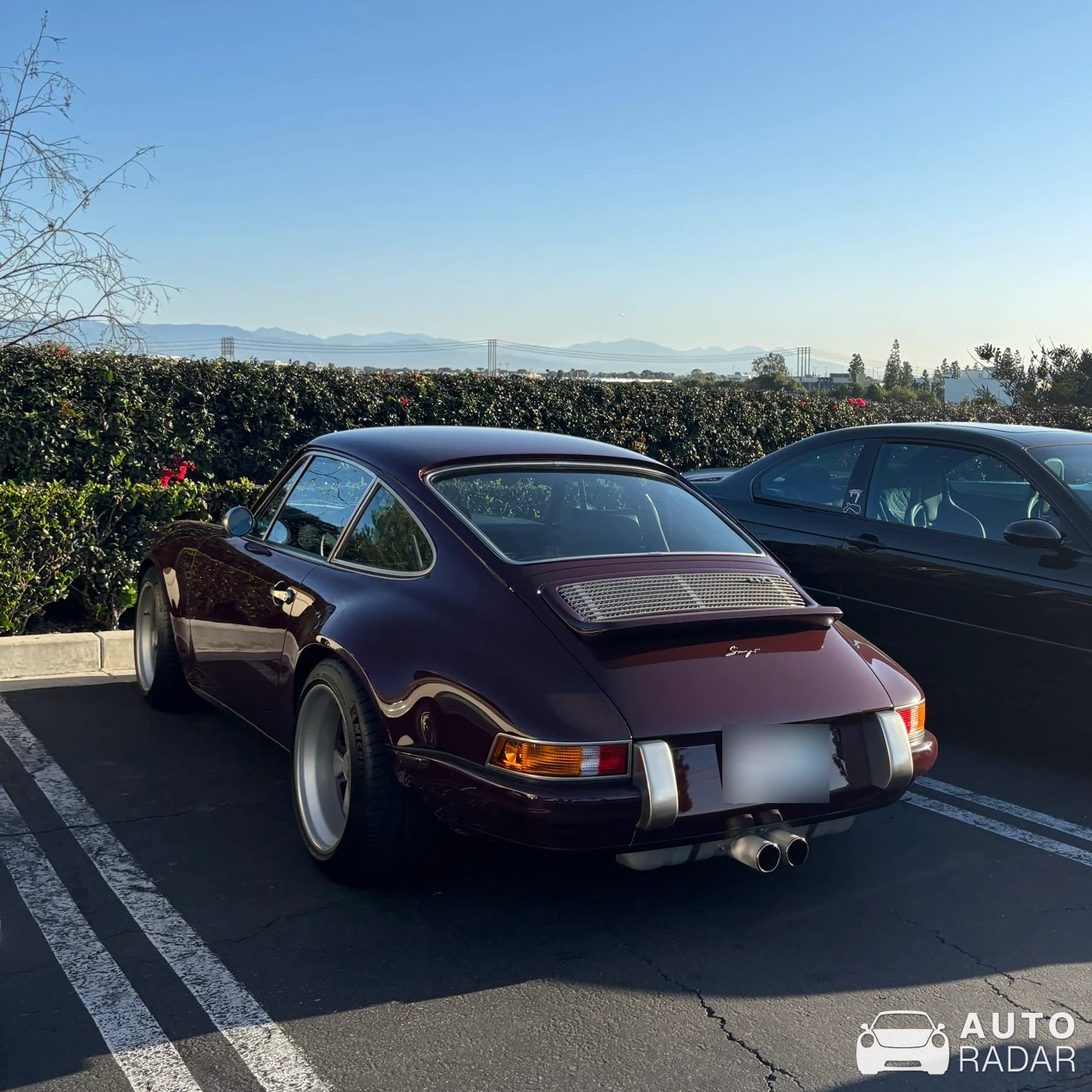 Singer 911 spotted in El Segundo, United States