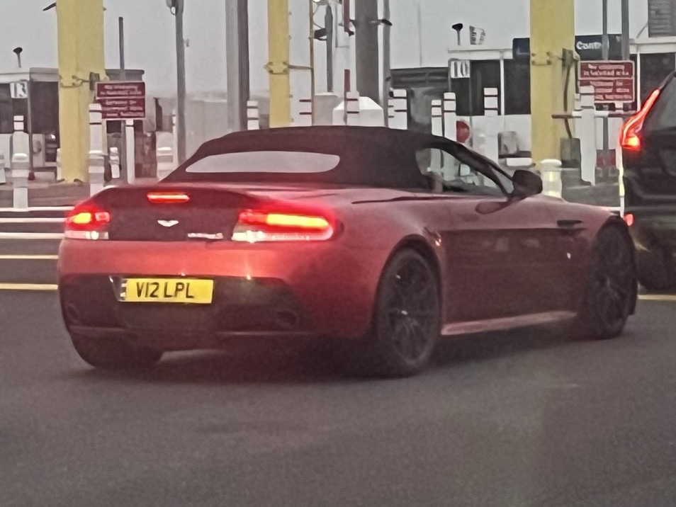 Aston Martin V8 Vantage S Roadster