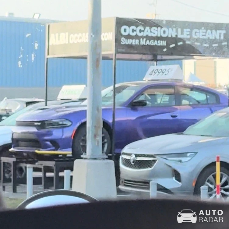 Dodge Charger SRT Hellcat spotted in Mascouche, Canada
