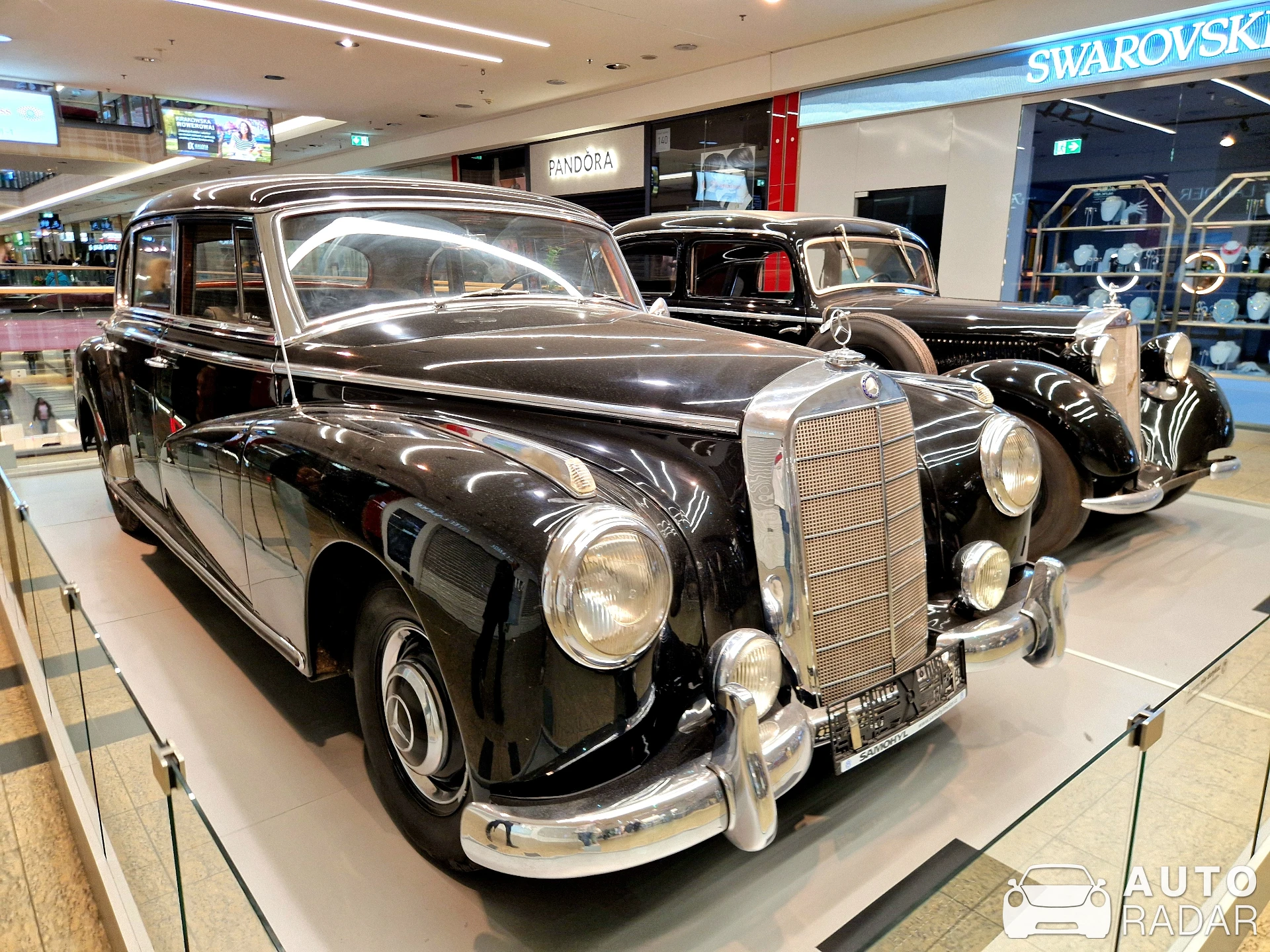 Mercedes-Benz 300 W186 spotted in Kraków