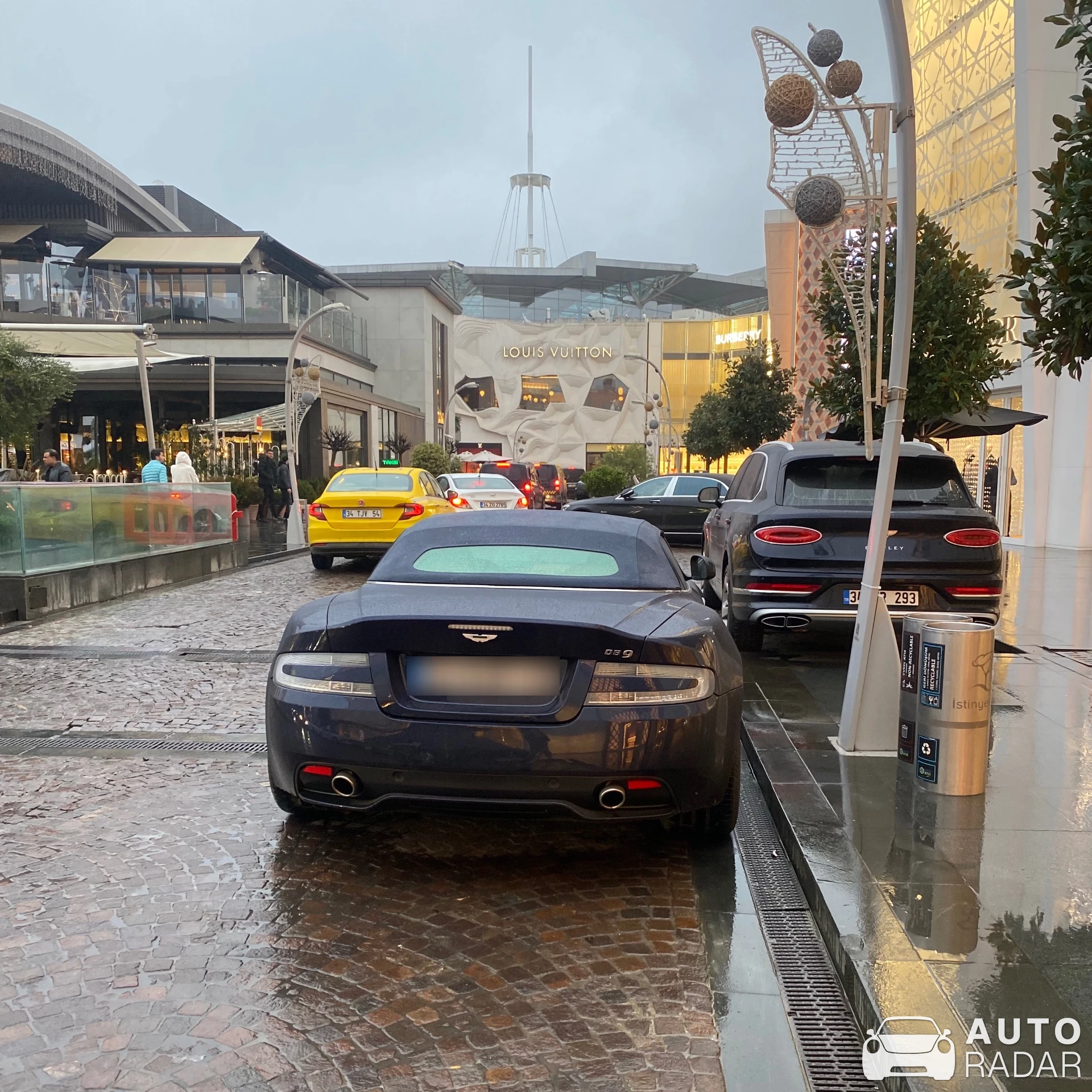 Aston Martin DB9 Volante spotted in Sarıyer, Türkiye