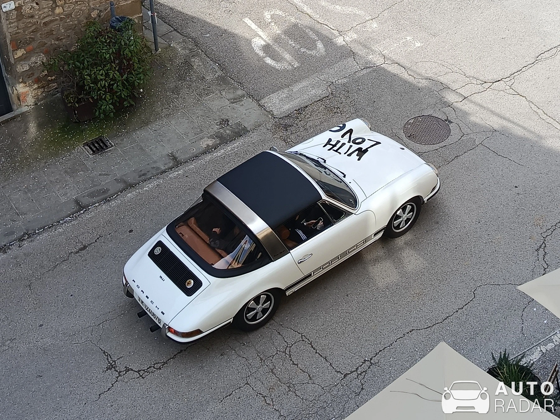 Porsche 911 Targa 2.4 S spotted in Bucine, Italy