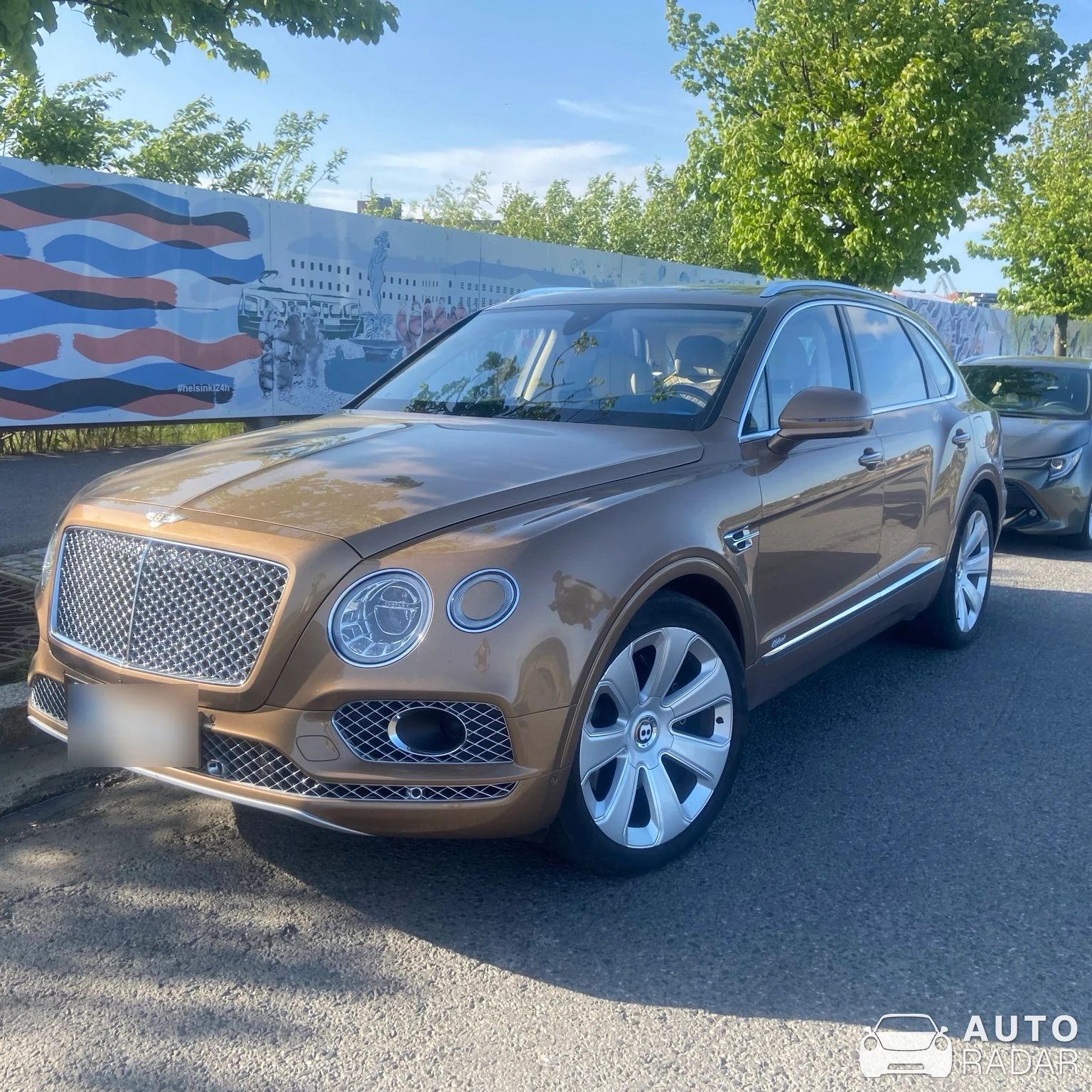 Bentley Bentayga Hybrid S spotted in Helsinki