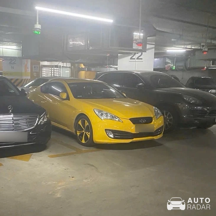 Hyundai Genesis Coupe 2.0T spotted