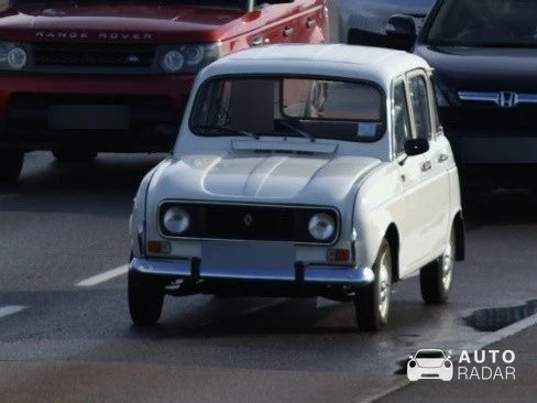 Renault 4L spotted in Saint Helier