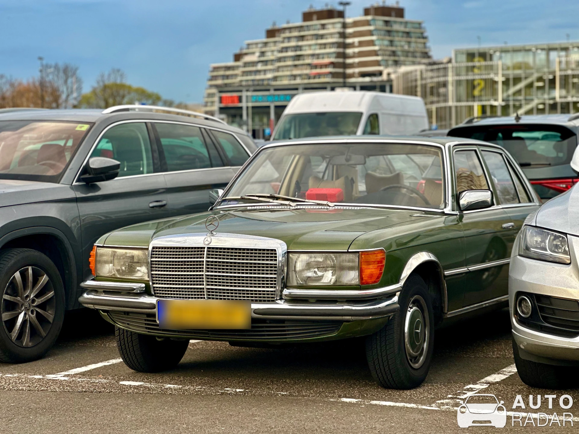 Mercedes-Benz 280 S spotted in Rotterdam