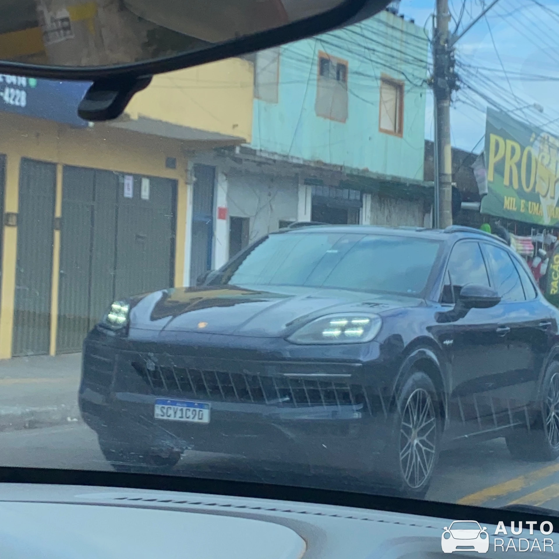 Porsche Cayenne spotted in Jardim Planalto, Brasil