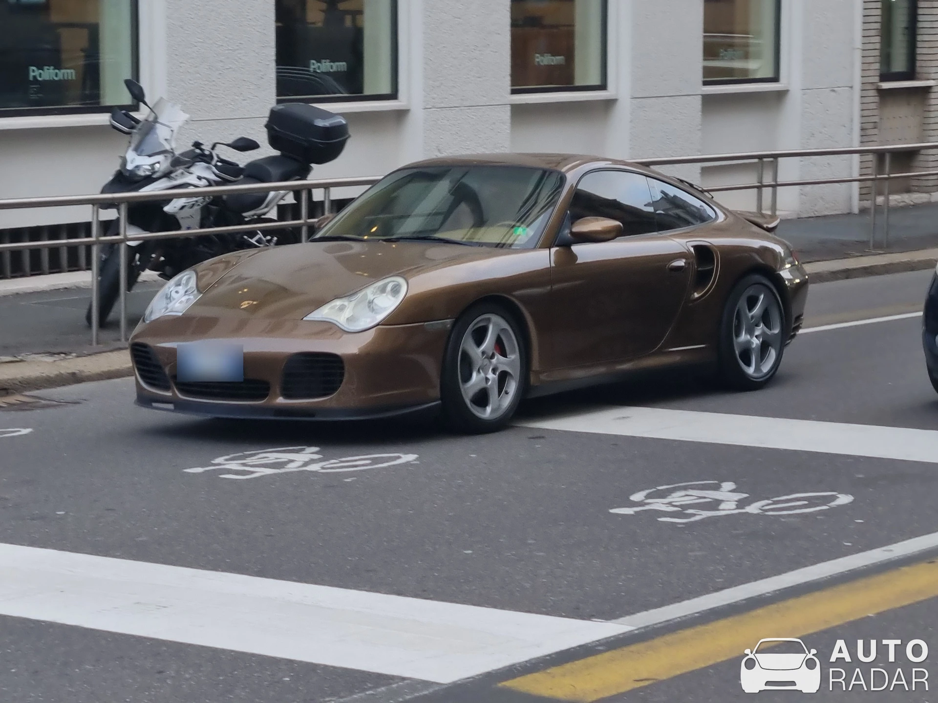 Porsche 996 Turbo spotted in Milano, Italy