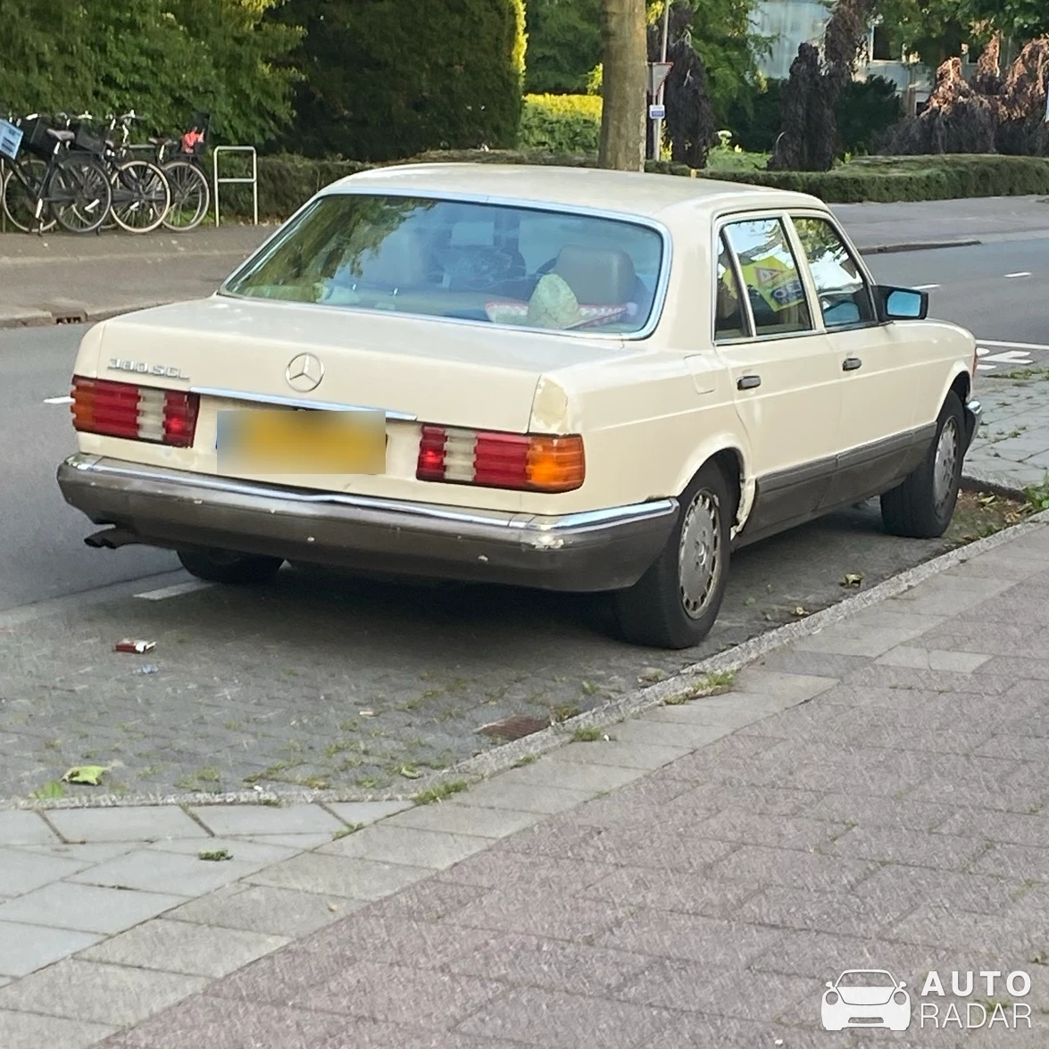 Mercedes-Benz 380 SEL Limousine spotted in Amstelveen