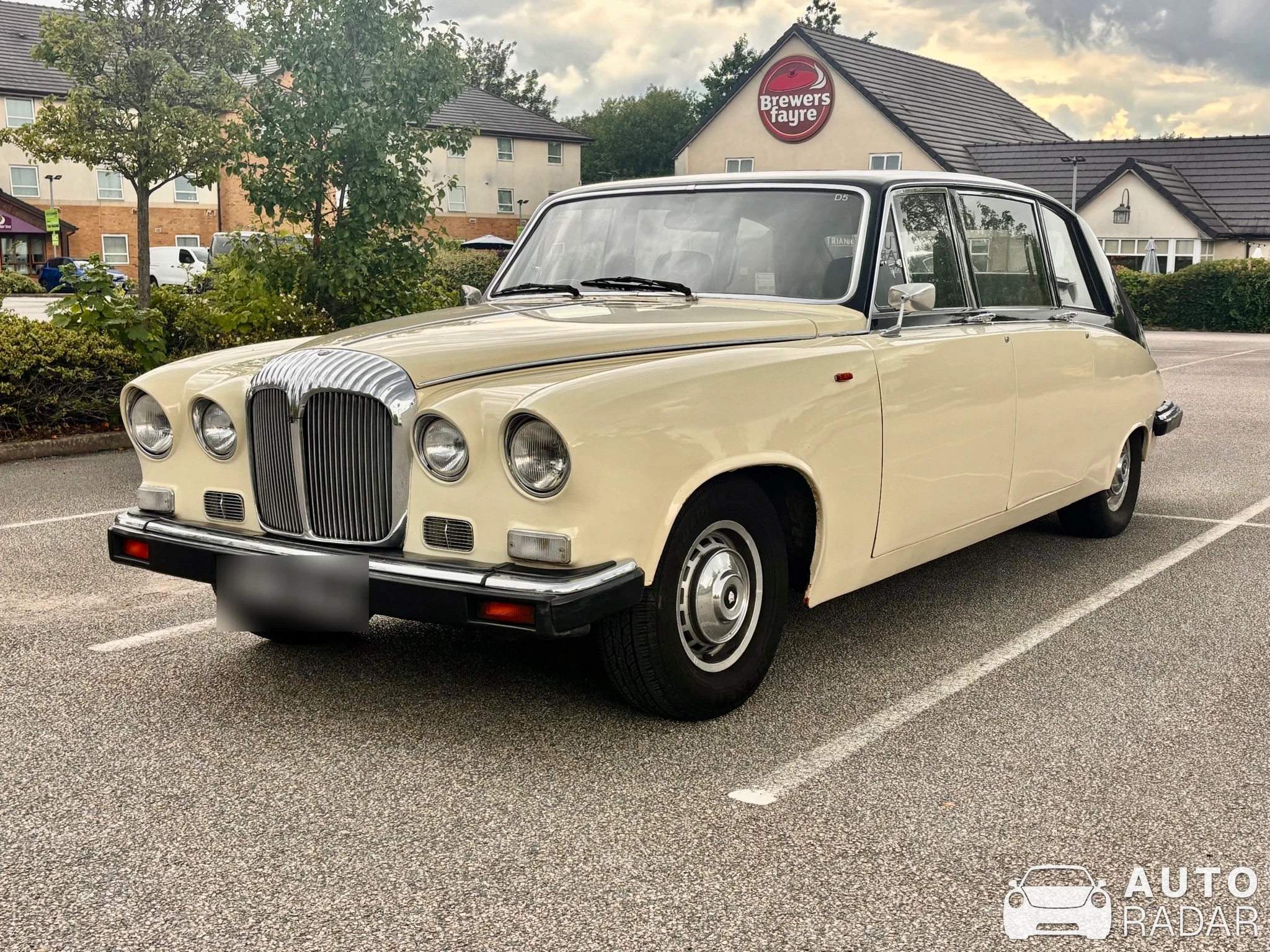 Daimler DS spotted in Wakefield