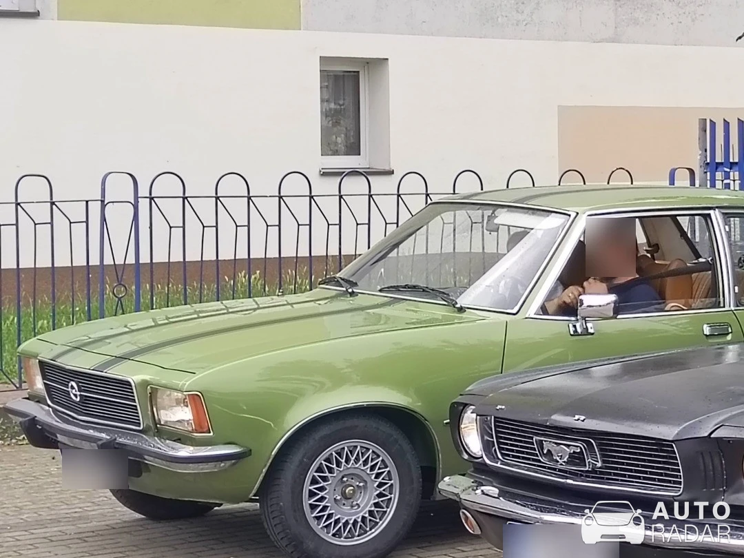Opel Rekord D spotted in Sochaczew