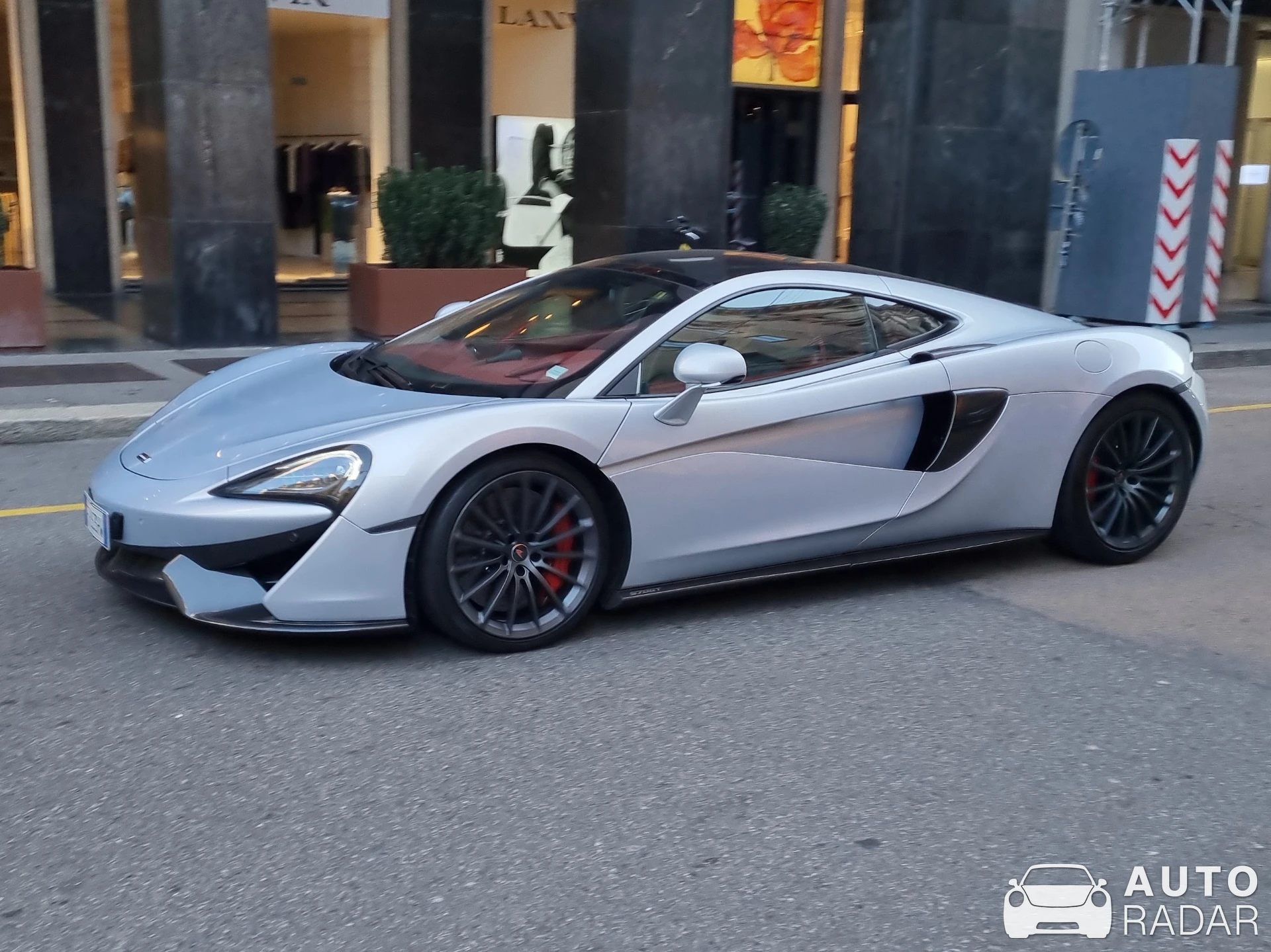 McLaren 570GT spotted in Milano, Italia