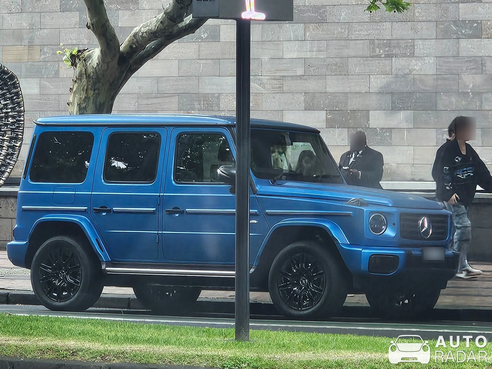 Mercedes-Benz G 580 EQ spotted in White Cliffs