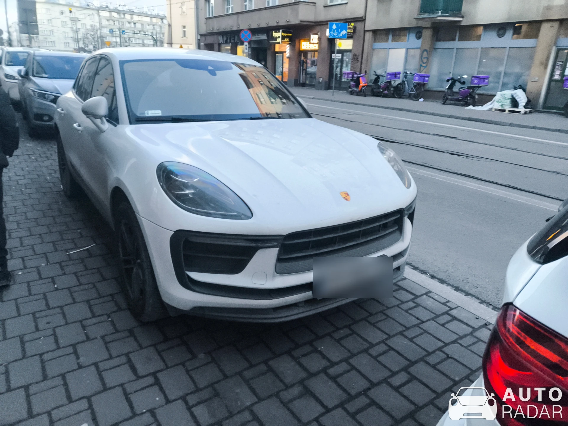 Porsche Macan GTS spotted in Kraków, Pologne