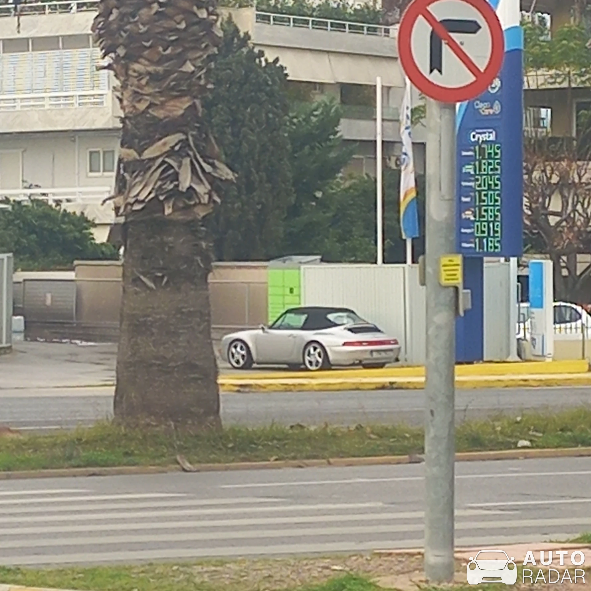 Porsche 993 Carrera Cabriolet spotted in Βούλα, Ελλάδα