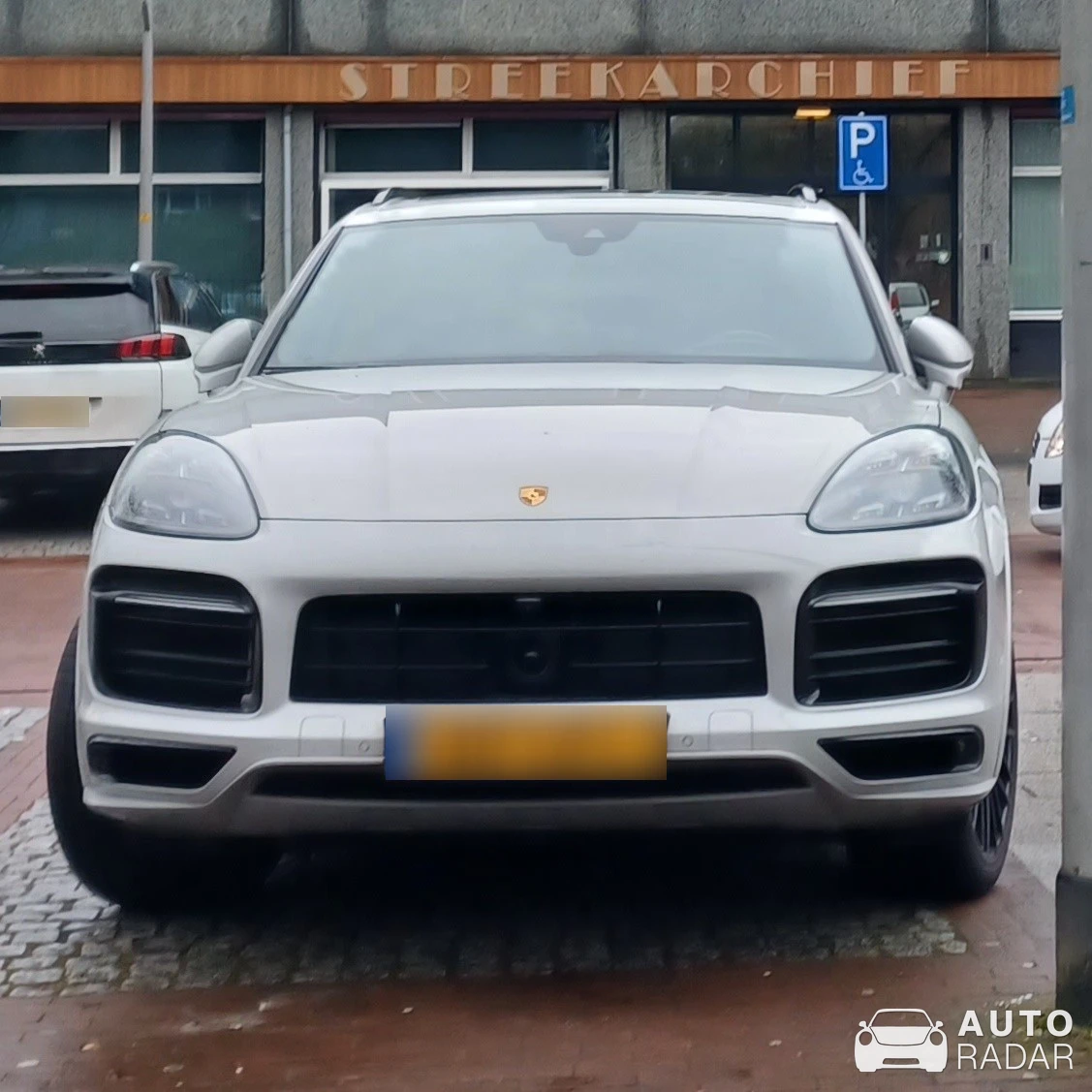Porsche Cayenne Turbo E-Hybrid spotted in Heerde