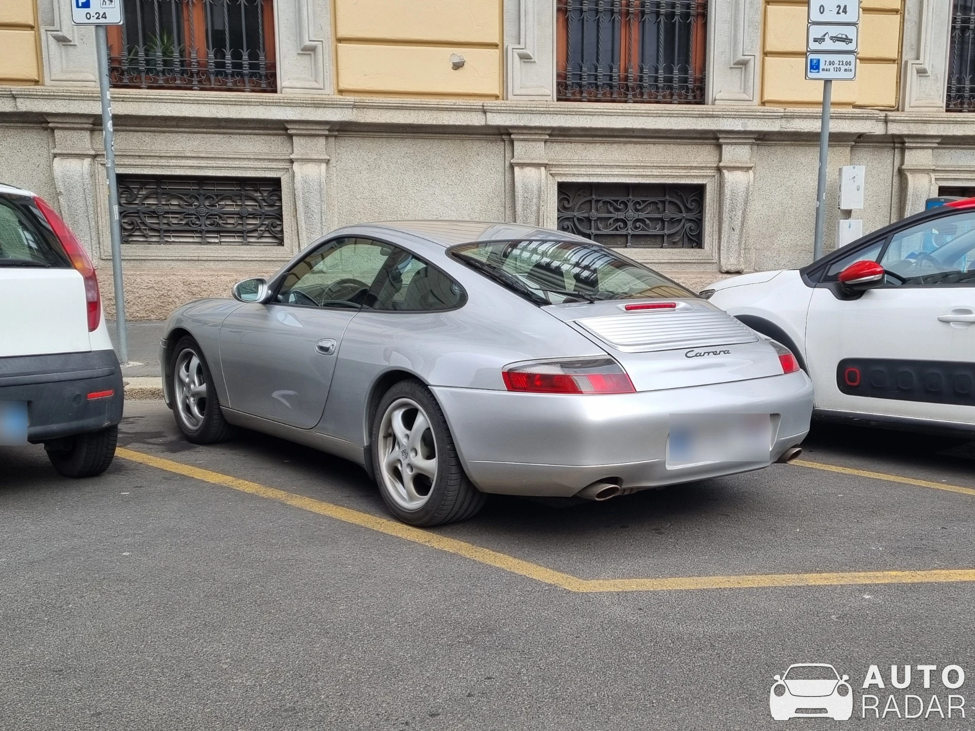 Porsche 996 Carrera spotted in Milano, Italy