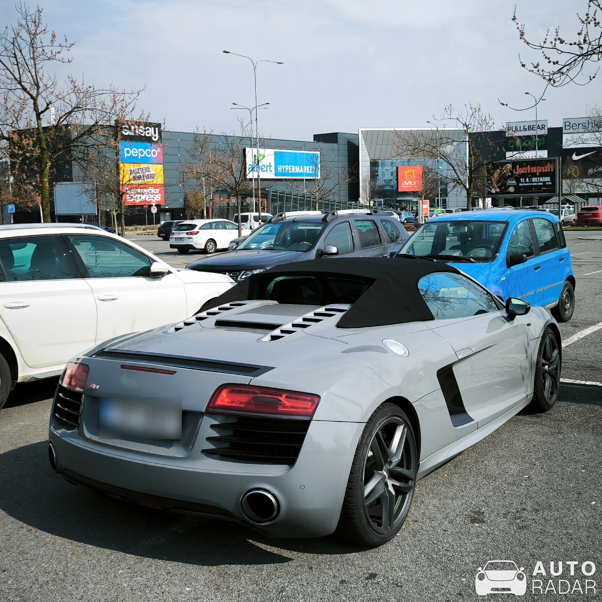 Audi R8 V10 Spyder 2013 spotted in Ostrava