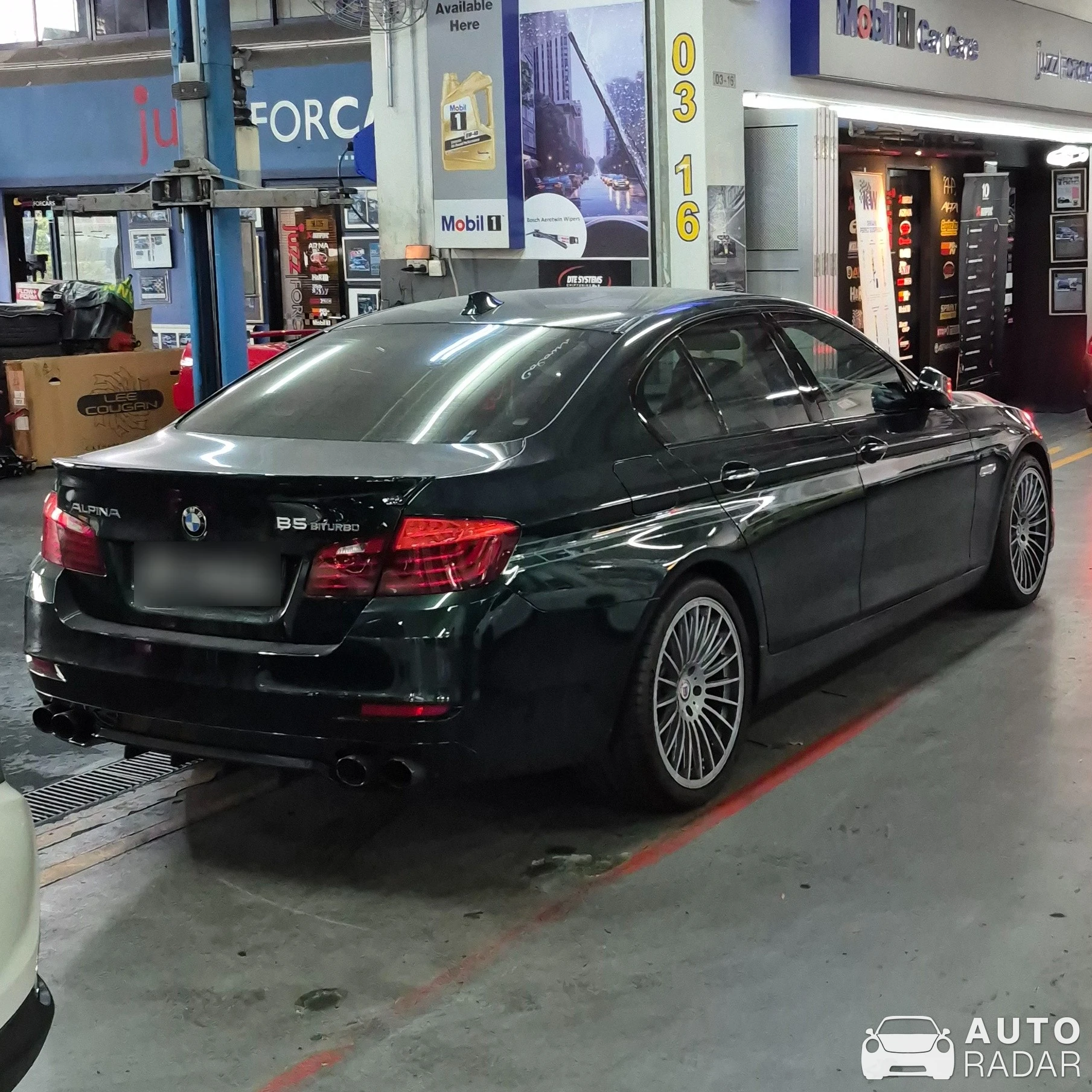 Alpina B5 BiTurbo 50 Anniversary Edition spotted in Singapore