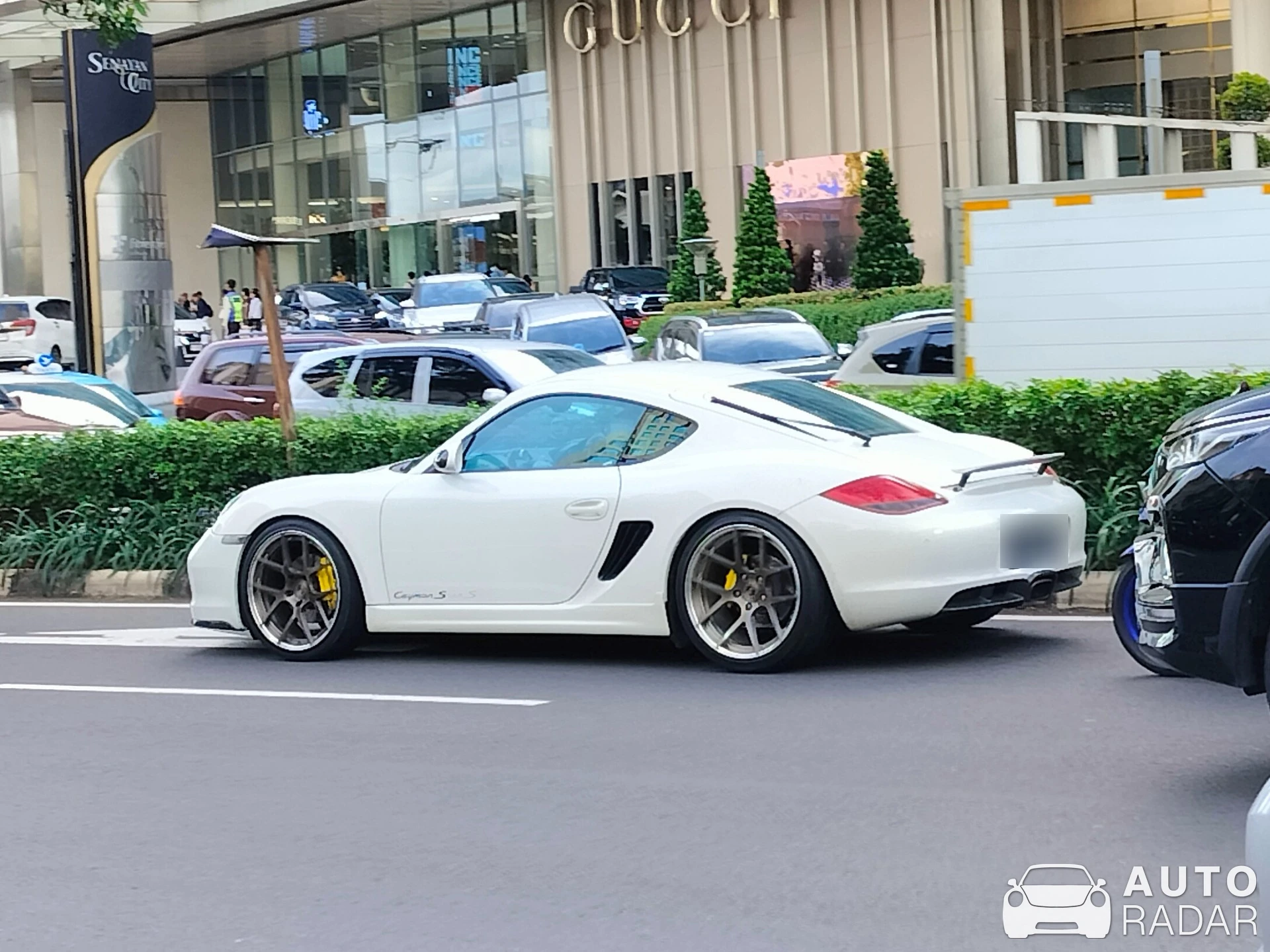 Porsche 987 Cayman S spotted in Kota Jakarta Pusat, Indonesia