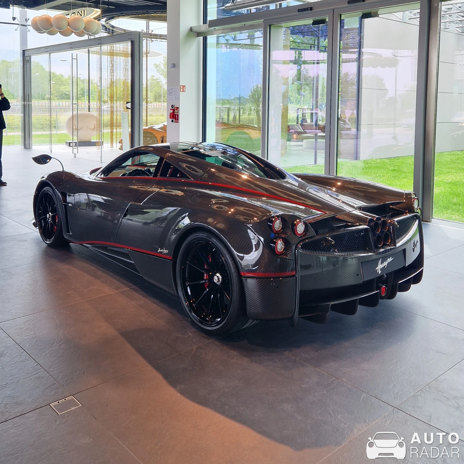 Pagani Huayra Carbon Edition spotted in Warszawa