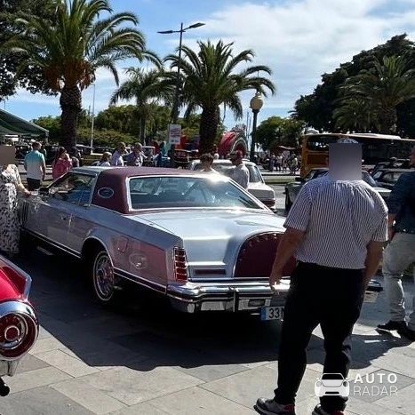 Lincoln Continental Mark V spotted in Lisbon, Portugal