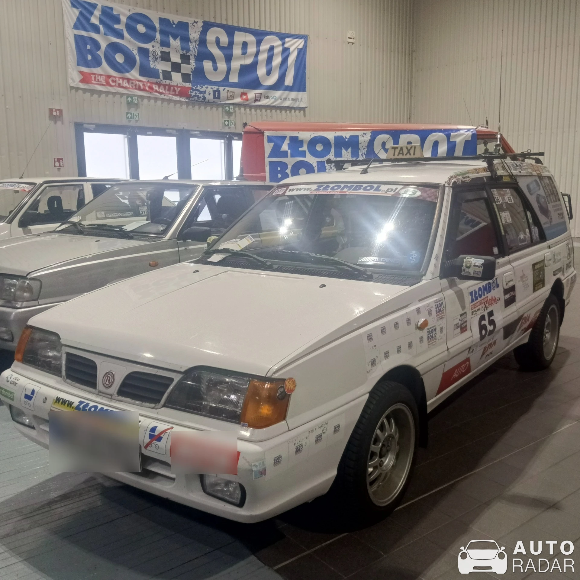 FSO Polonez Kombi spotted in Warszawa