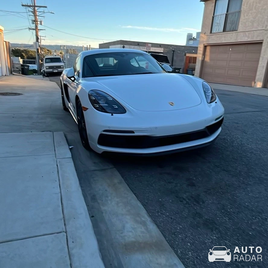 Porsche 718 Cayman GTS spotted in Hermosa Beach, United States