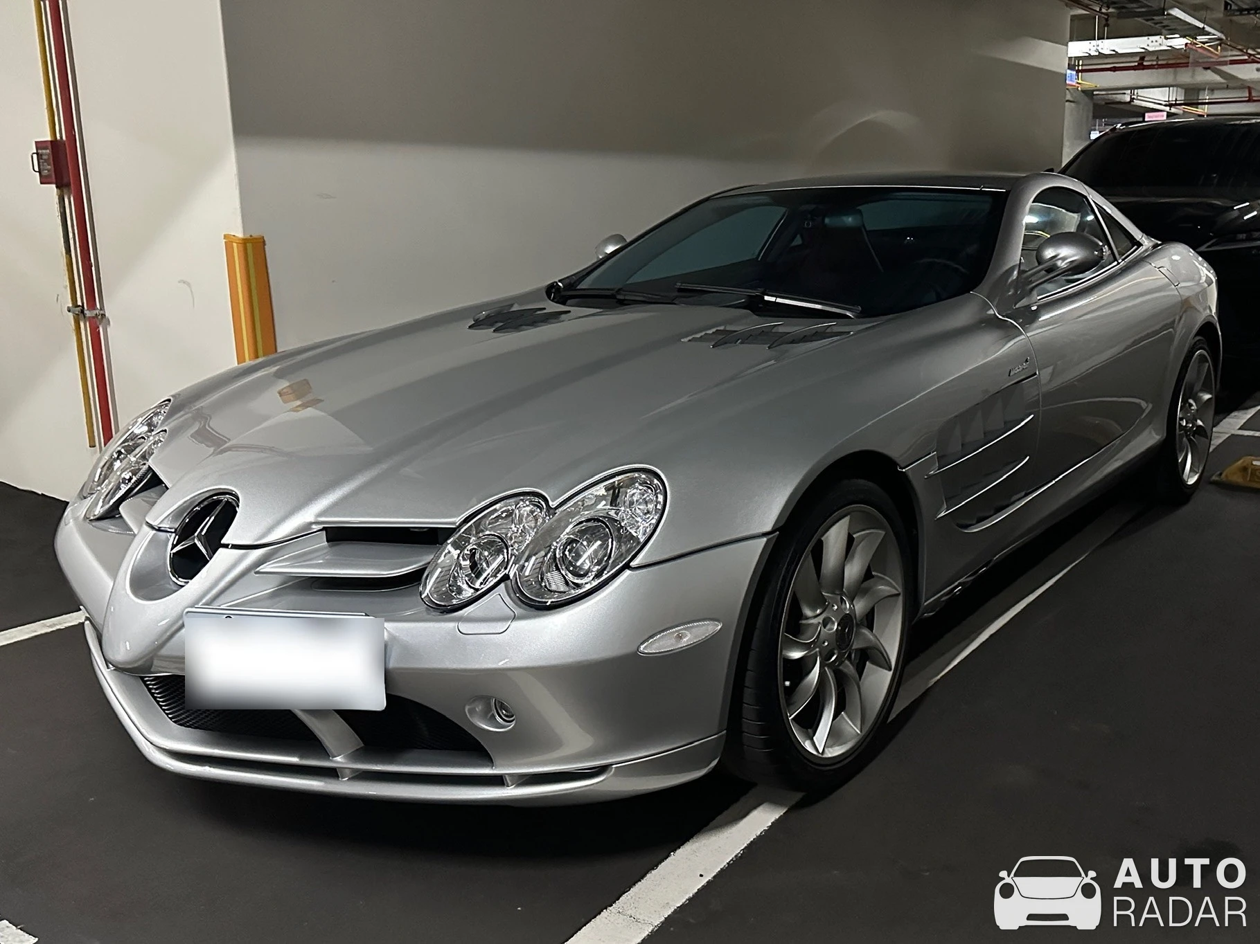 Mercedes-Benz SLR McLaren spotted in Neihu District, Taiwan