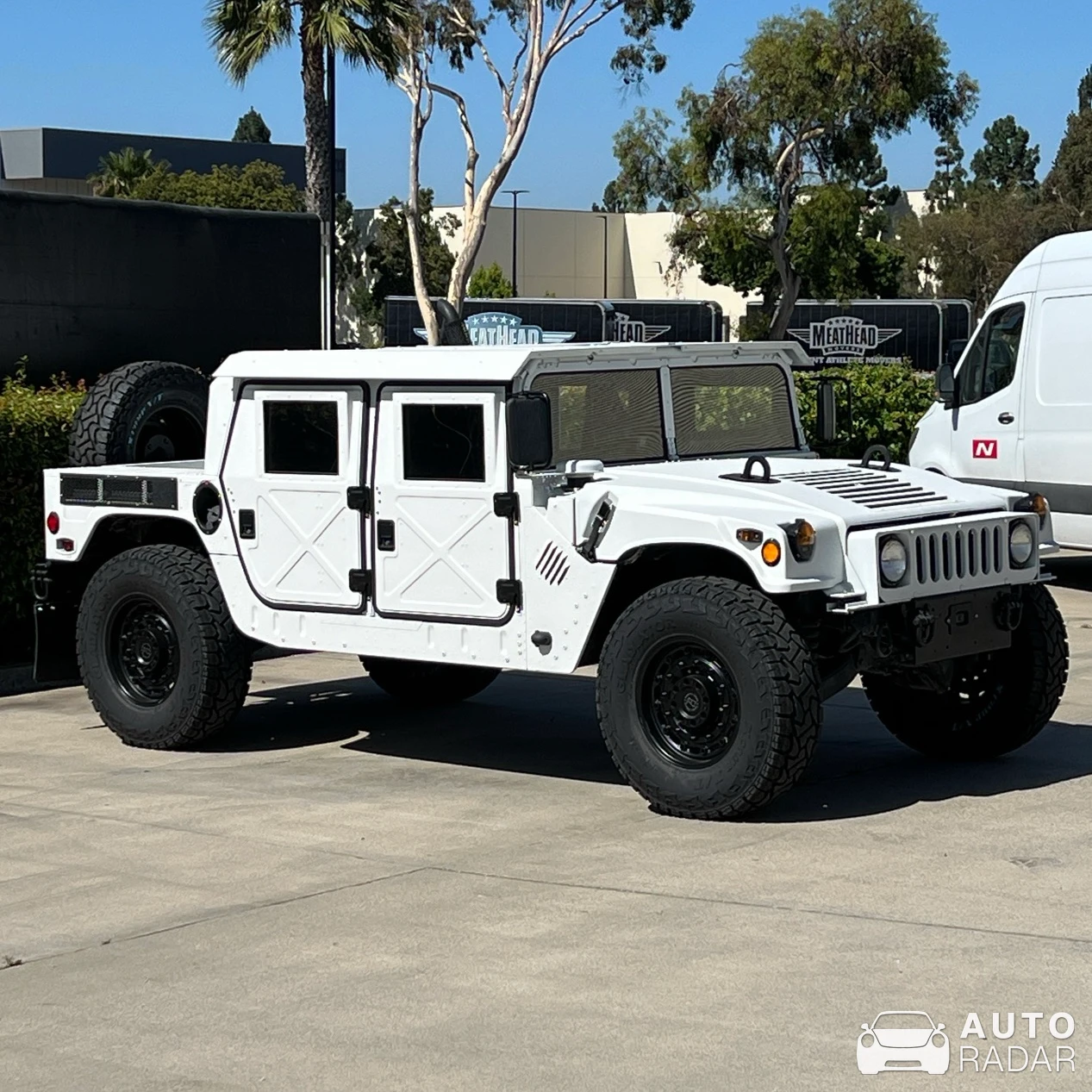 AM General Hummer spotted in Camarillo