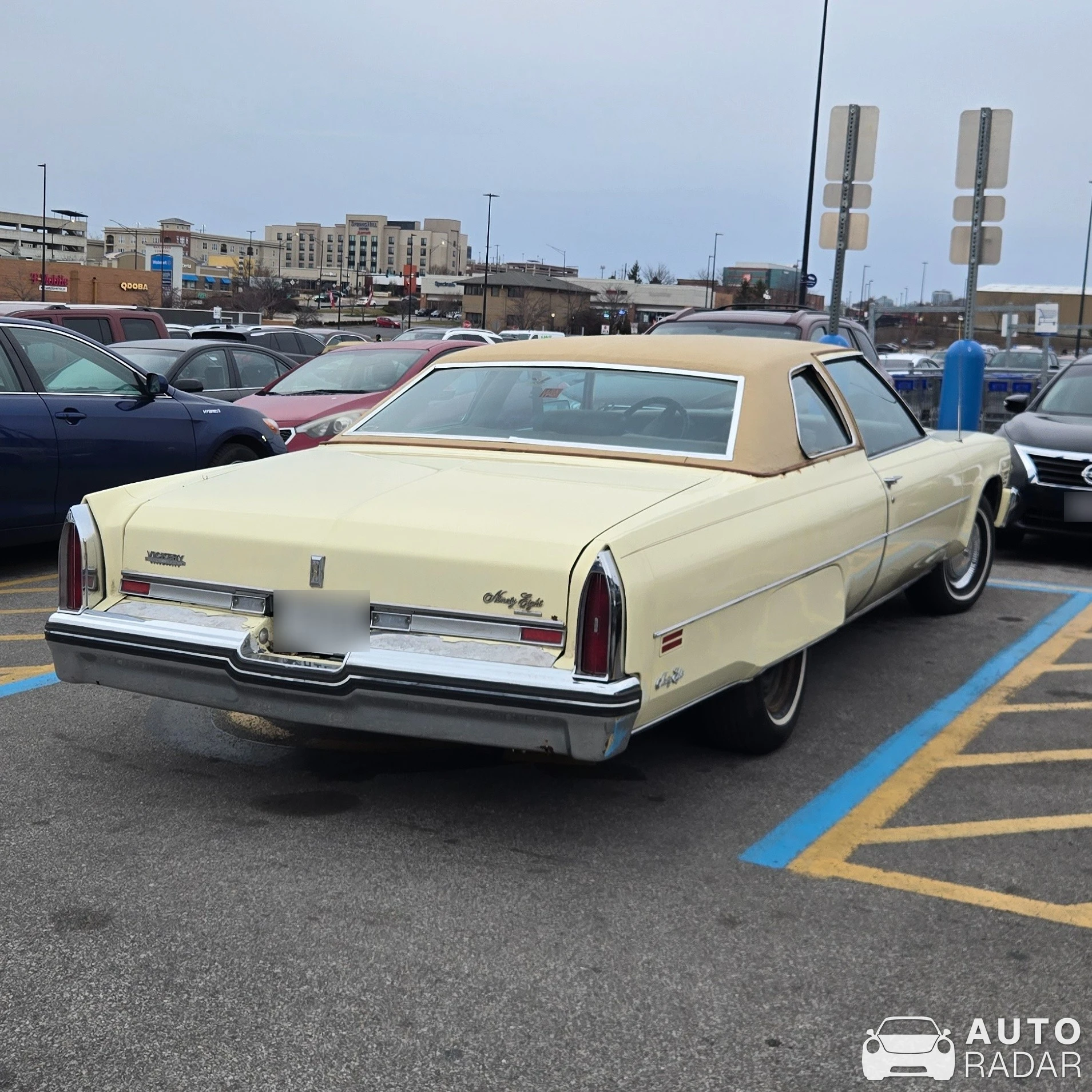 Oldsmobile 98 spotted in Maplewood