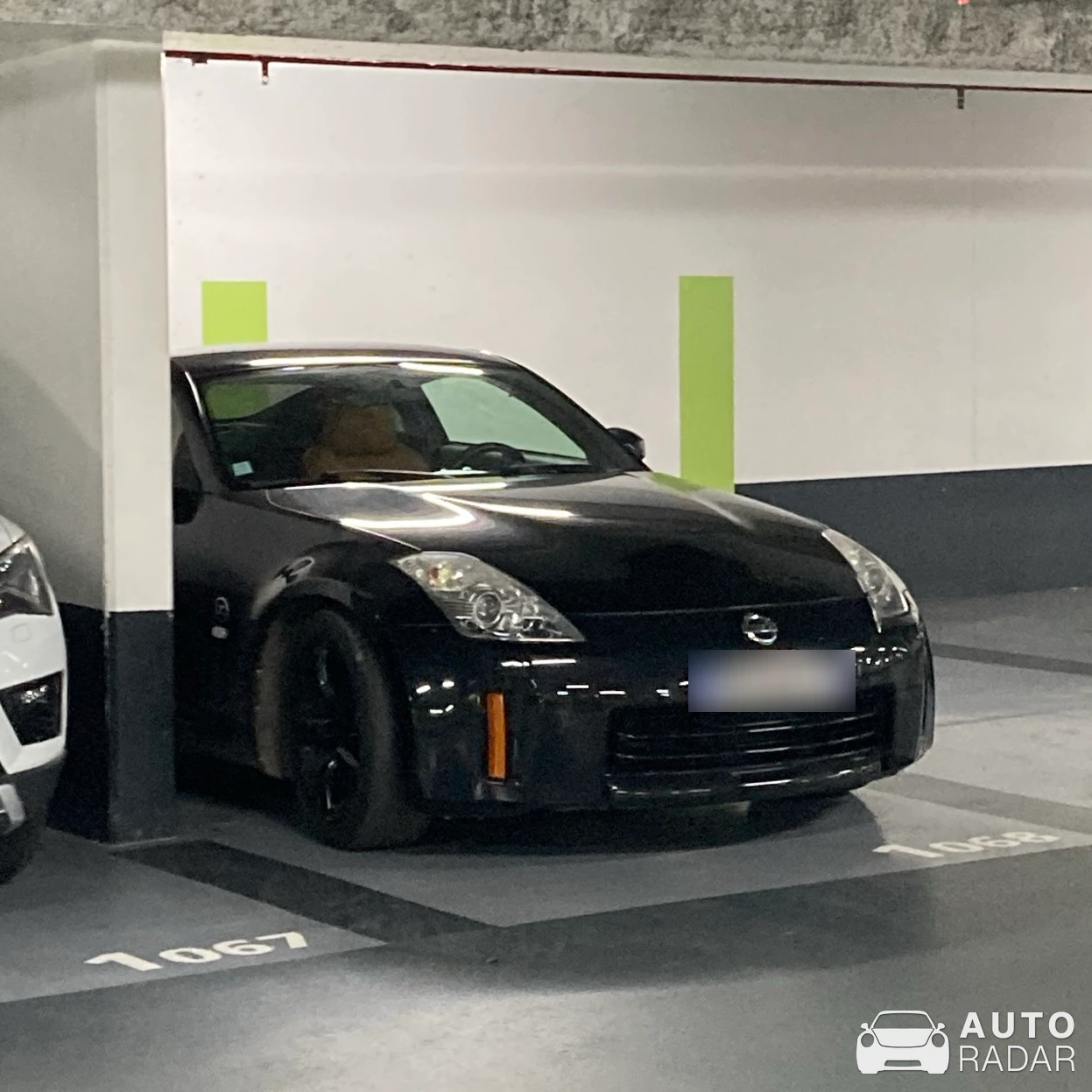 Nissan 370Z spotted in Caen, France