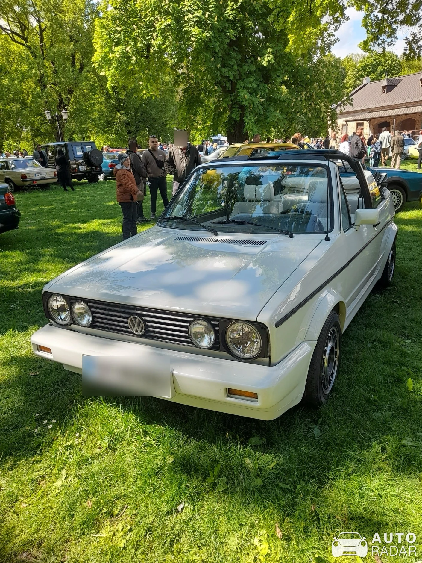 Volkswagen Golf Cabriolet MkI spotted in Carei