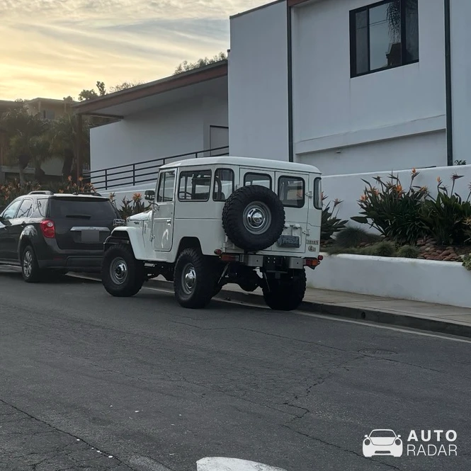Toyota Land Cruiser 300 GR Sport spotted in Hermosa Beach