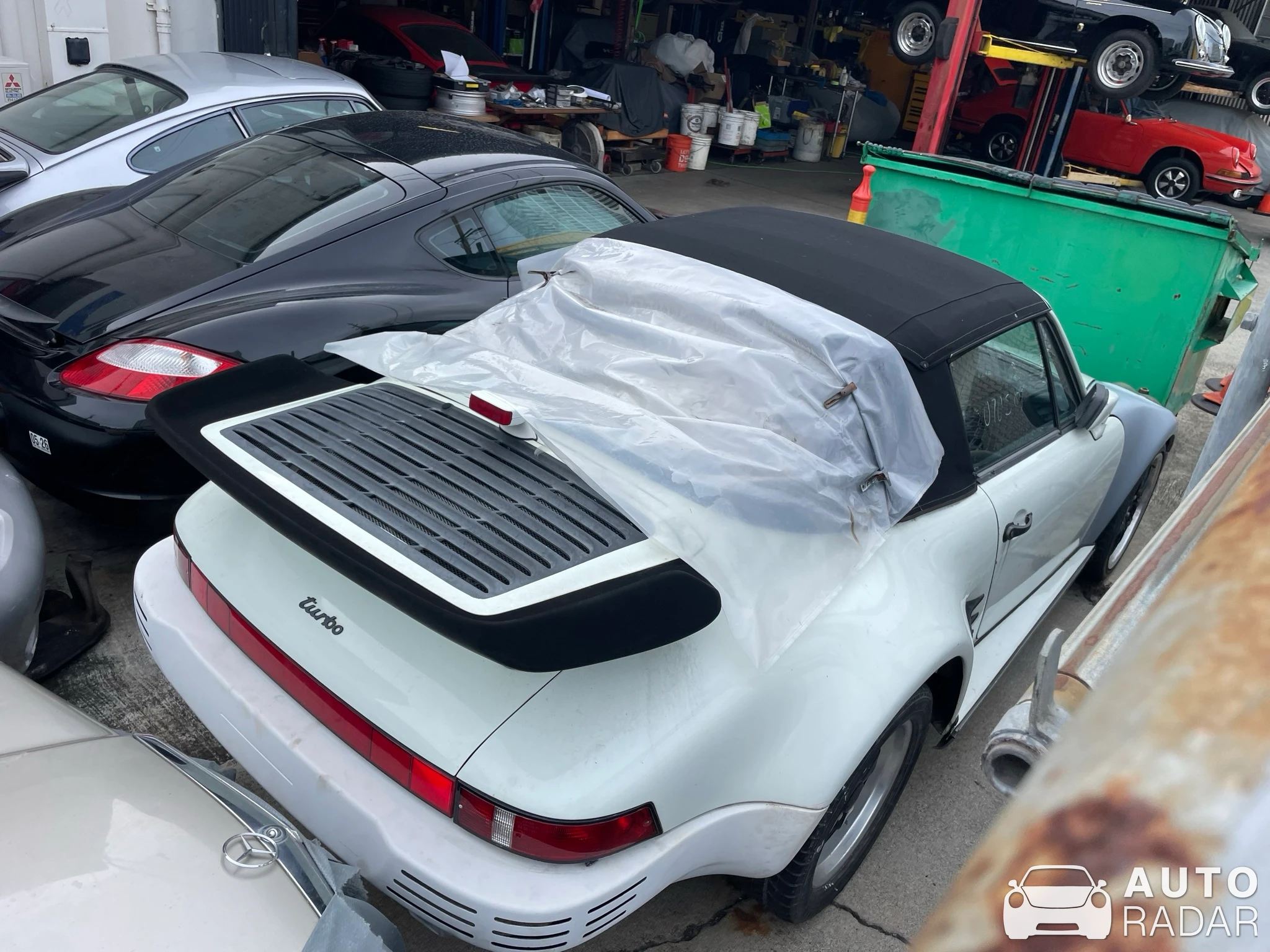 Porsche 930 Turbo Flachbau Targa spotted in Honolulu