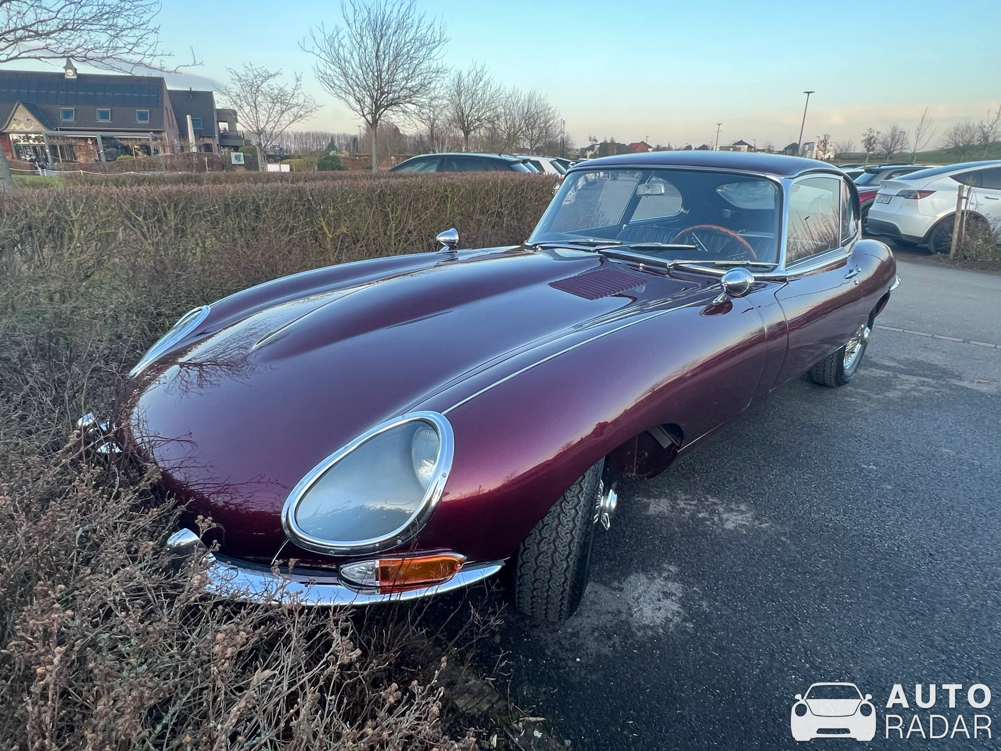 Jaguar E-Type spotted in Mérignies, France