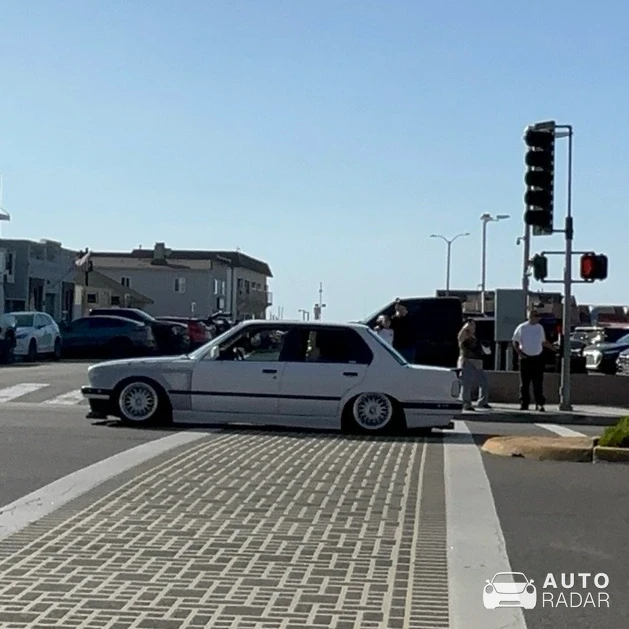 BMW 3 Series E30 spotted in Hermosa Beach, United States