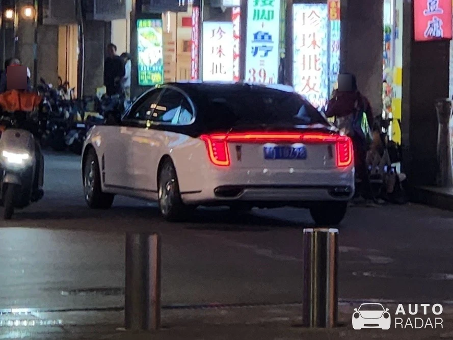 Hongqi H9 spotted in Xiamen Shi