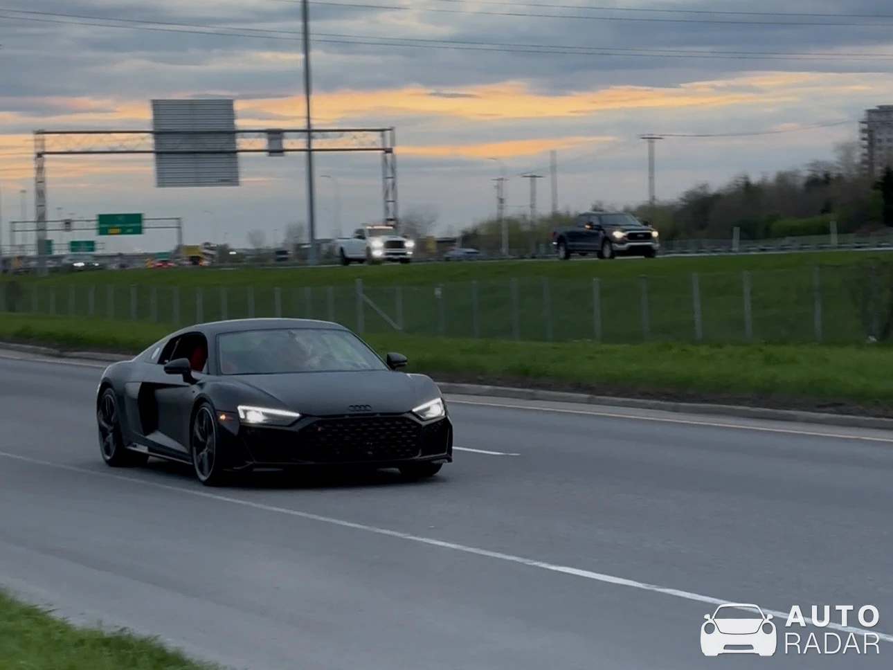 Audi R8 V10 RWS spotted in Laval