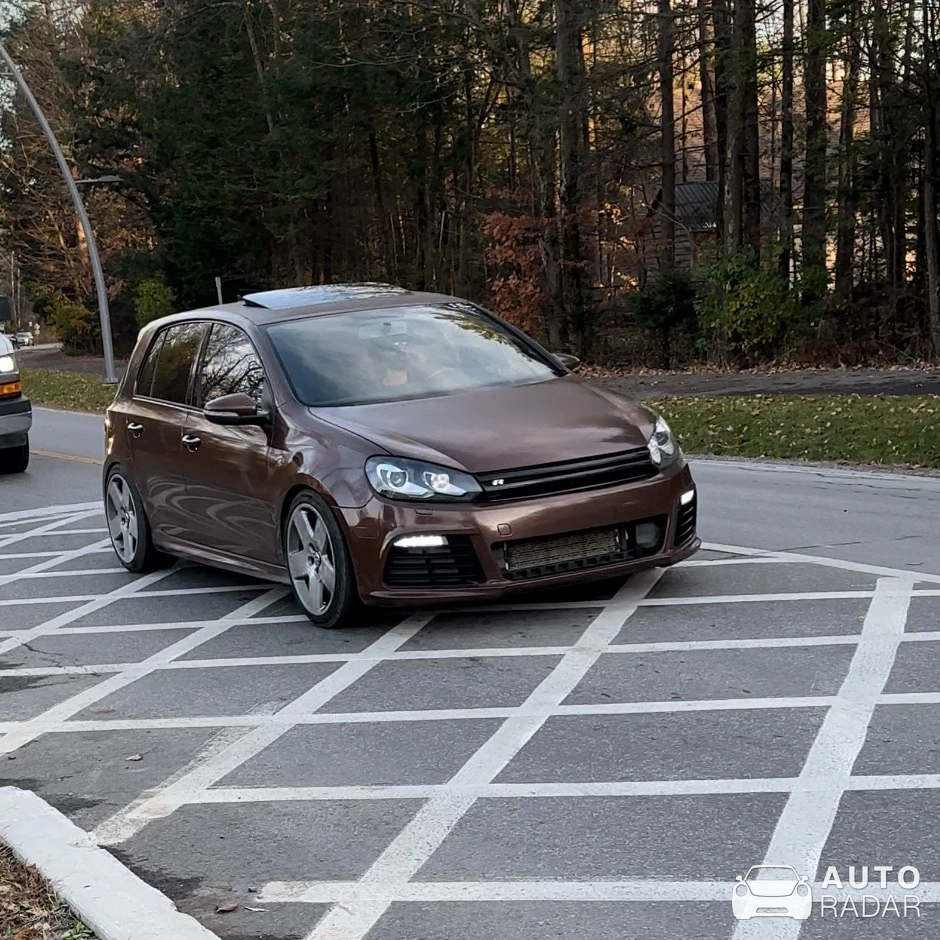 Volkswagen Golf R MkVI spotted in Mascouche, Canada