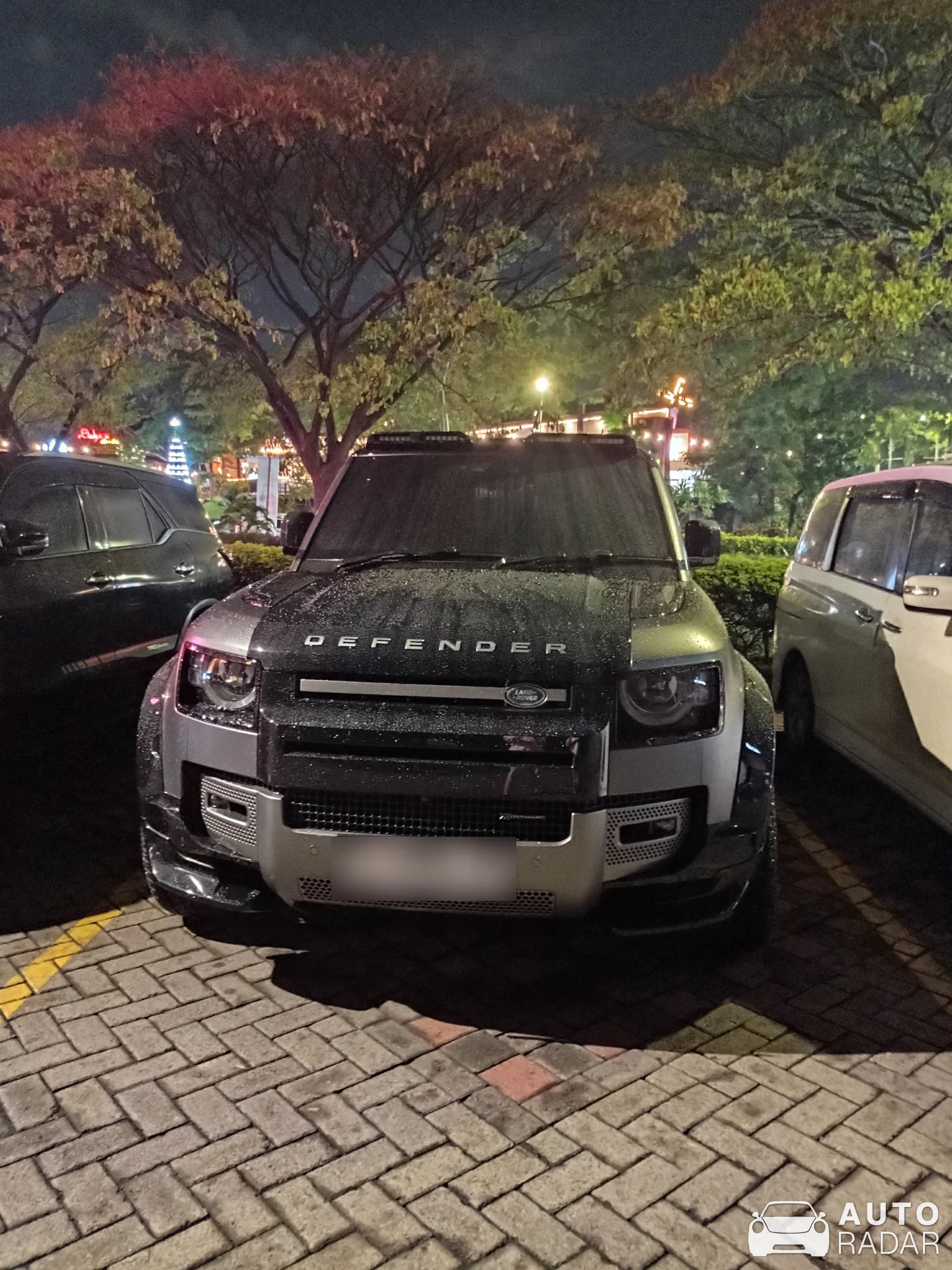 Land Rover Defender spotted in Surabaya, Indonesia