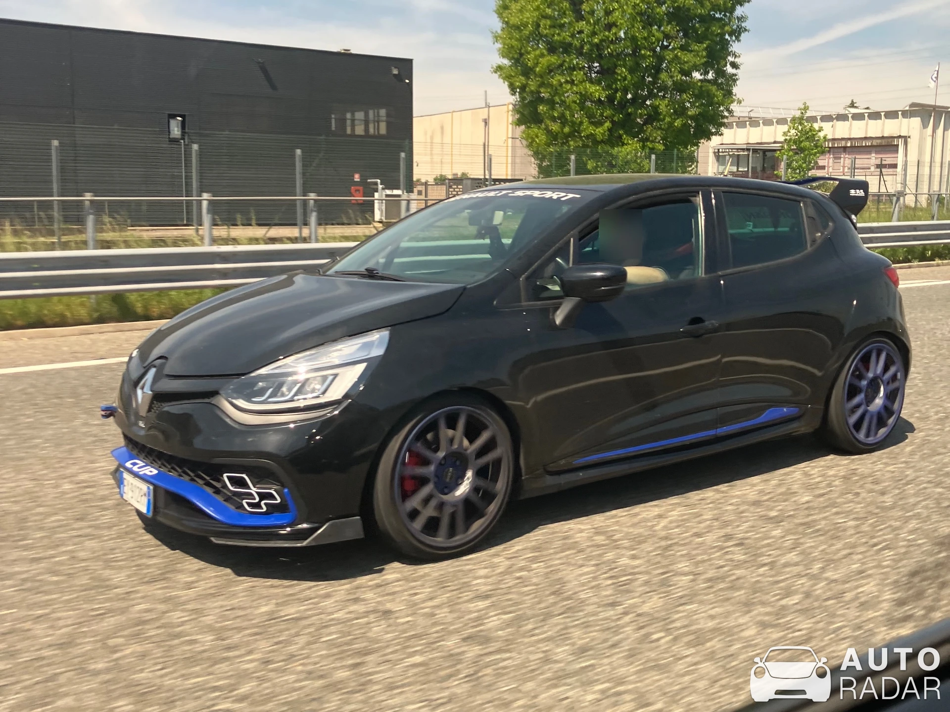 Renault Clio RS F1 Team R27 spotted in Turate