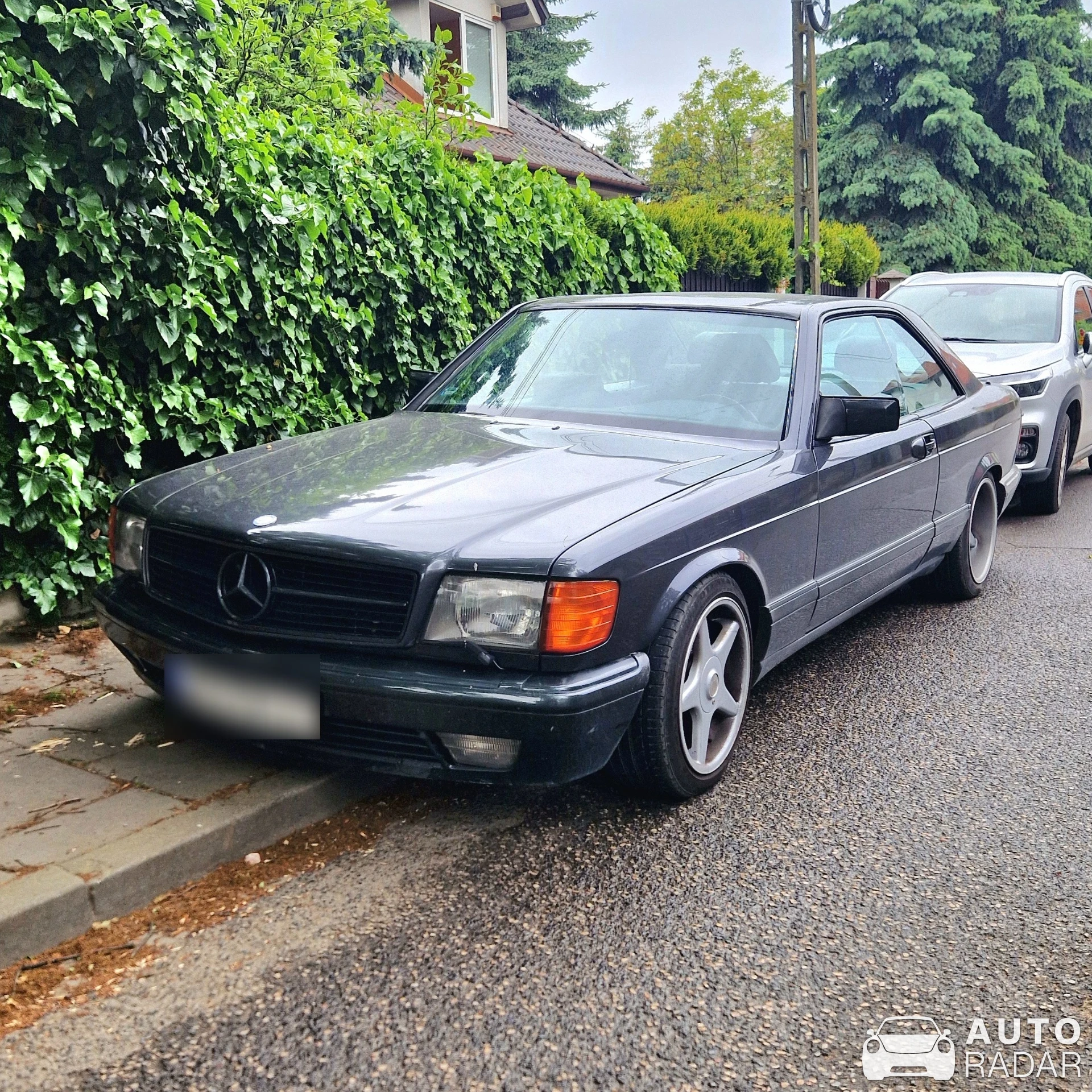 Mercedes-Benz 560 SEC spotted in Kraków