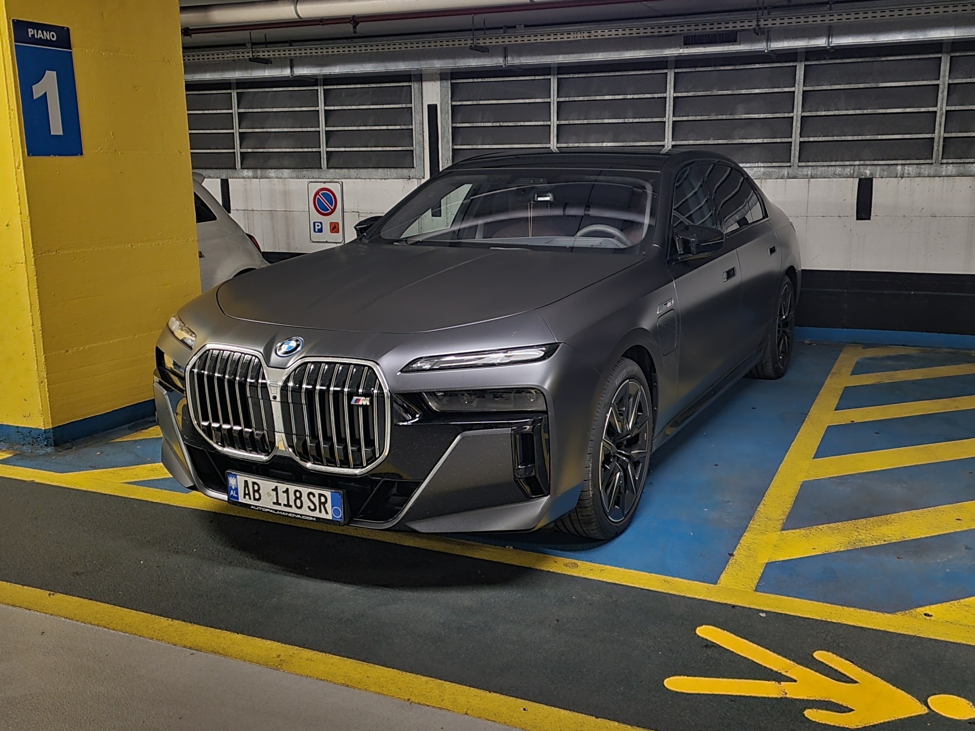 BMW 7 Series G70 Active Hybrid