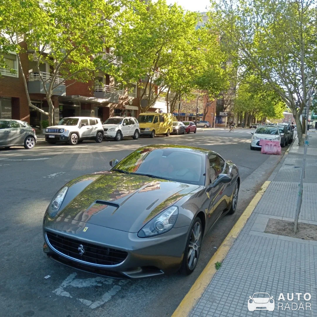 Ferrari California spotted in Buenos Aires, Argentina