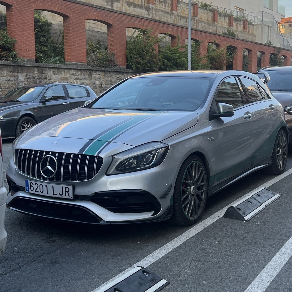 Mercedes-AMG A 45 W176 Petronas 2015 World Champions Edition