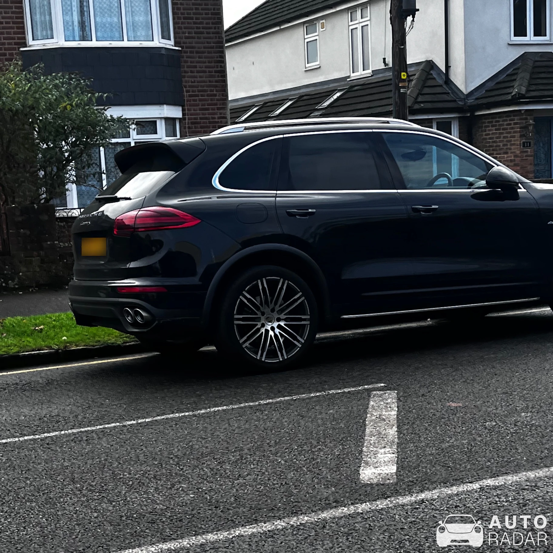 Porsche Cayenne S spotted in Berkshire, United Kingdom