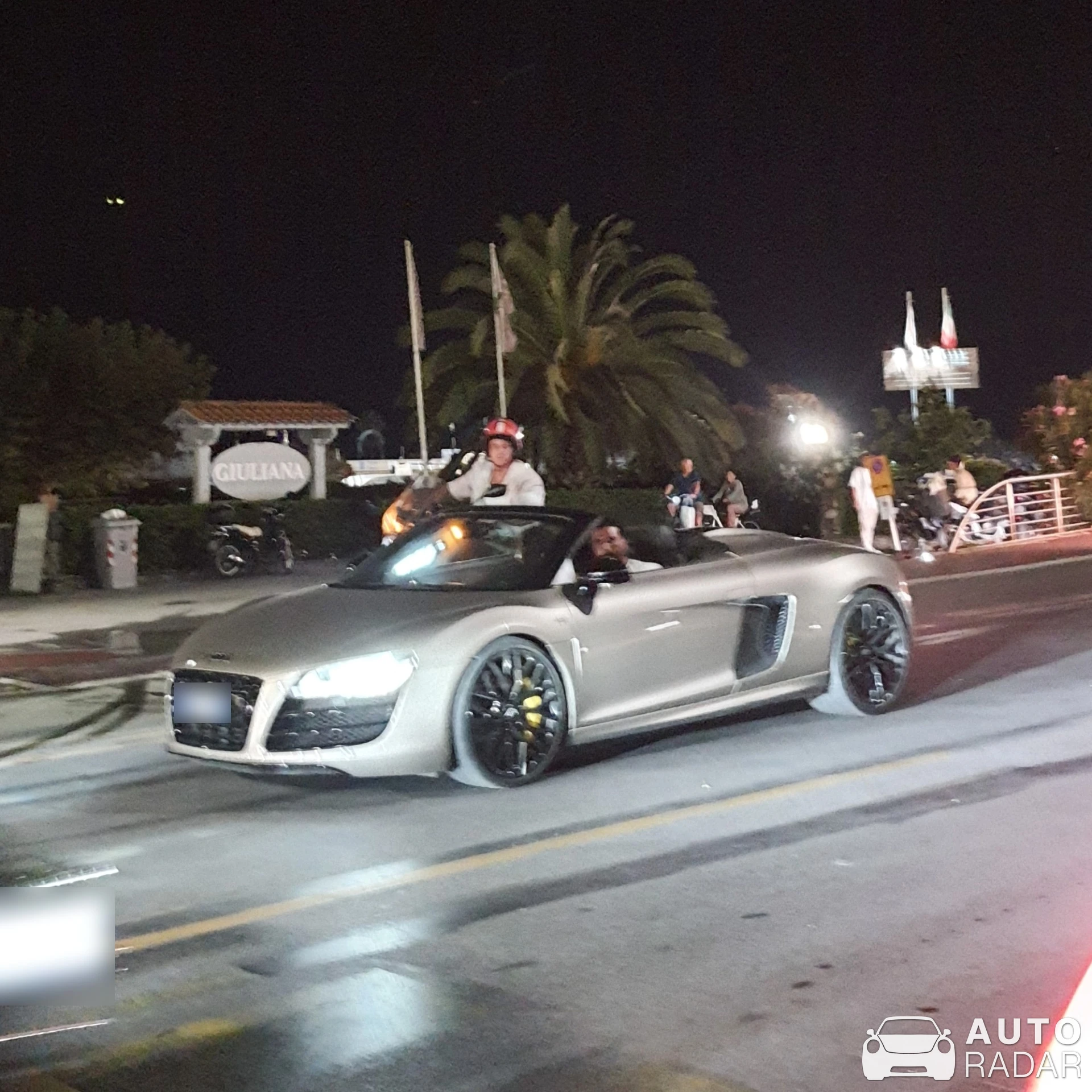 Audi R8 V10 Spyder 2013 spotted in Lucca