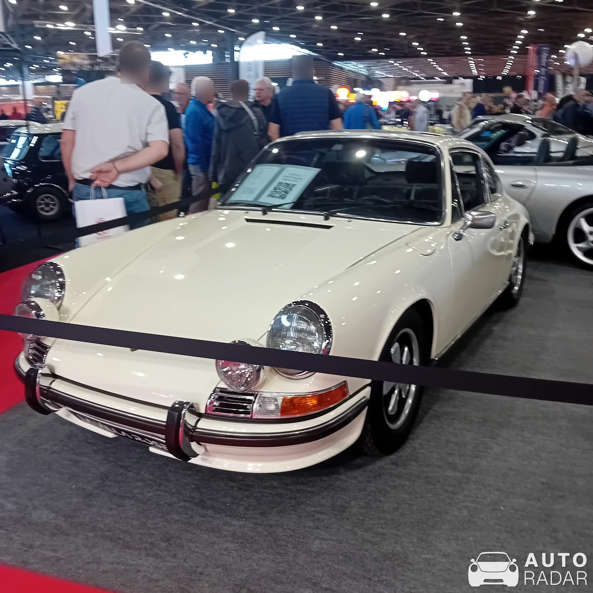 Porsche 911 T 2.2 spotted in Lyon, France